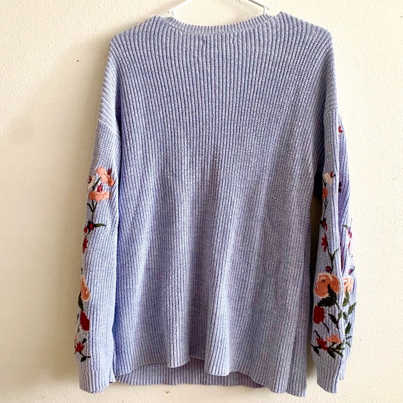 American Eagle Embroidered Sleeve Sweater - Picture 4 of 6